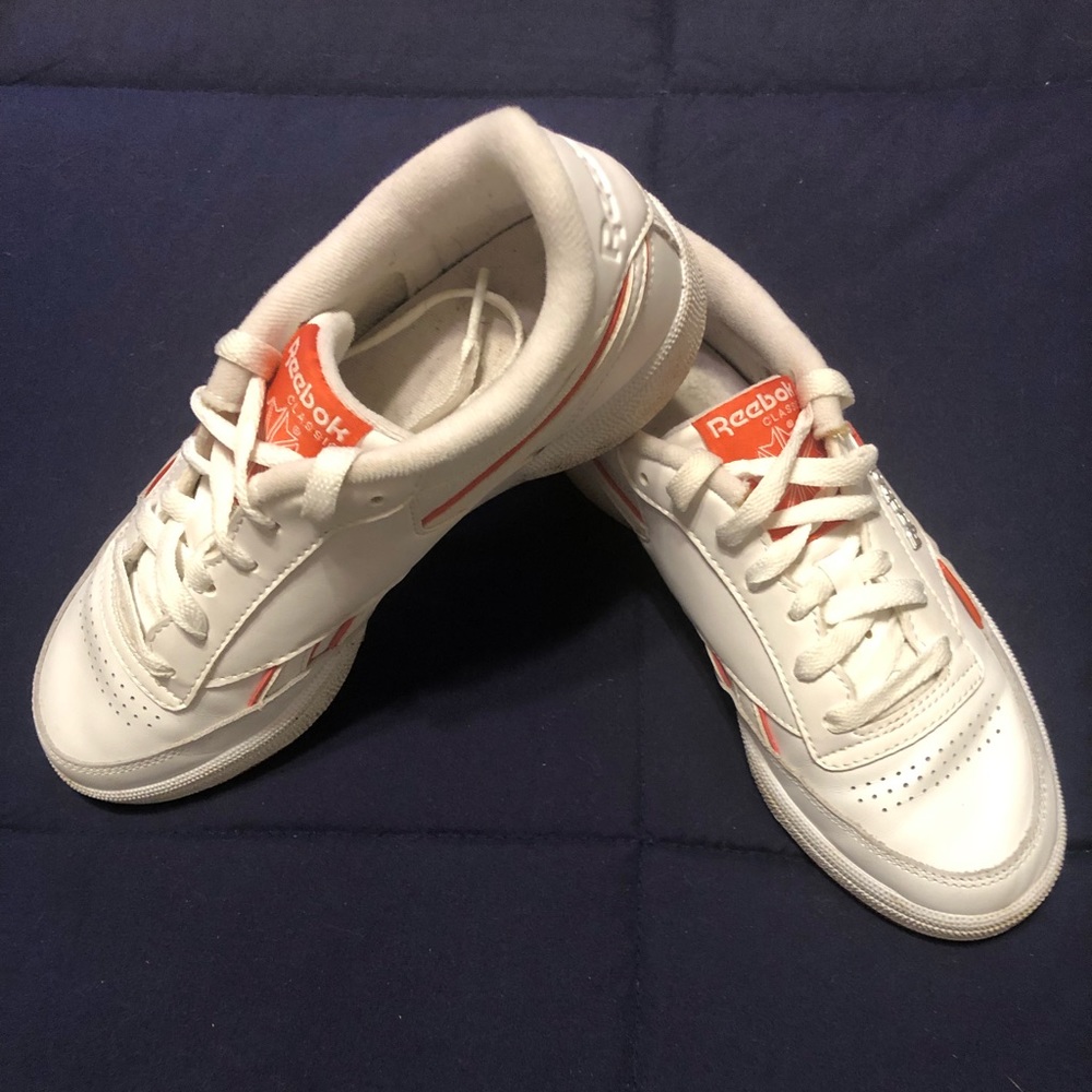 Reebok Classic Women's. Size 7.